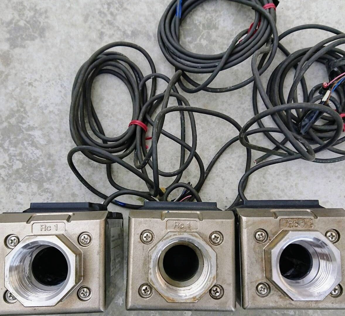 KEYENCE FD-M100AT Electromagnetic Flow Sensor 100L/min 3 pcs Set [k1242649793]