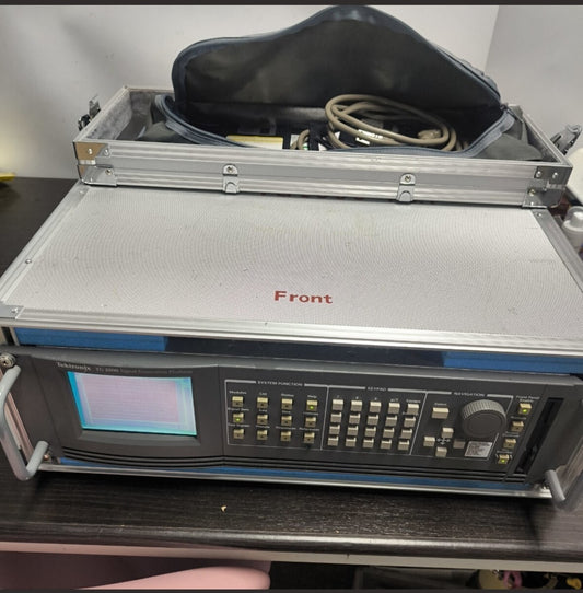 Tektronix TG2000 Signal Generation Platform with Transport Case [l1181470654]