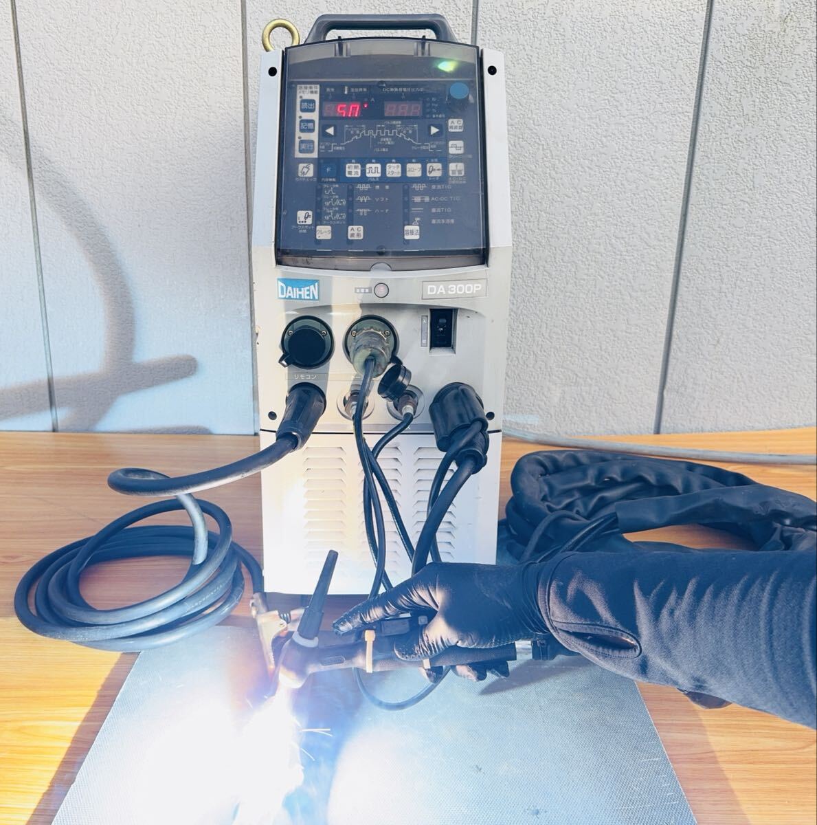 Daihen DA300P AC/DC TIG Welding Power Source 200V [r1235752598]