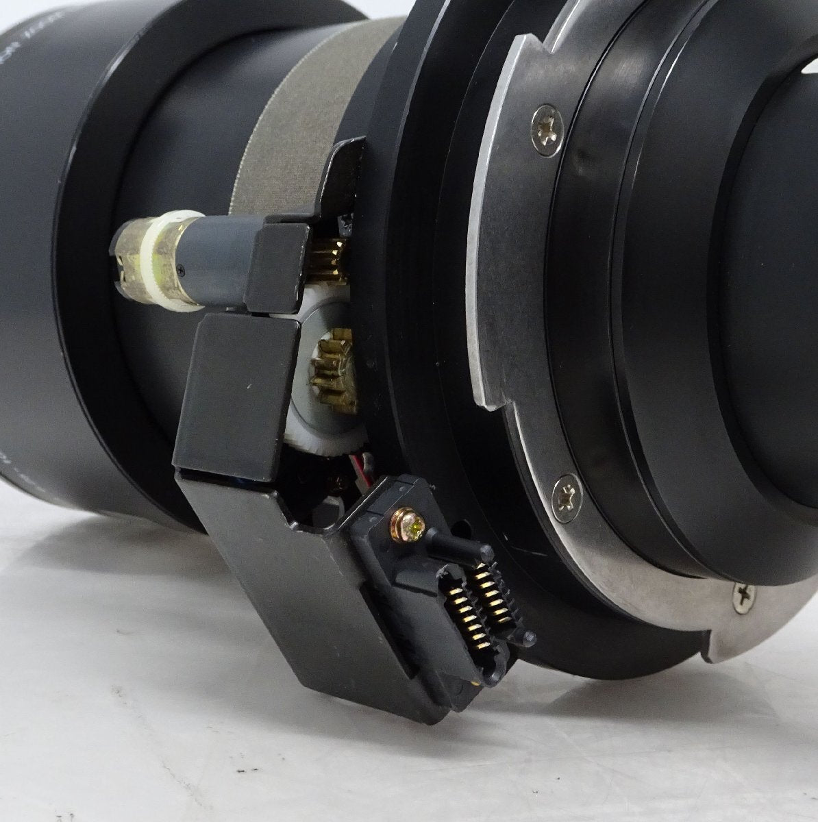 Panasonic ET-D75LE4 Medium-Long Focus Zoom Lens for DLP Projectors PT-DZ Series RZ Series DS Series [o1212202865]