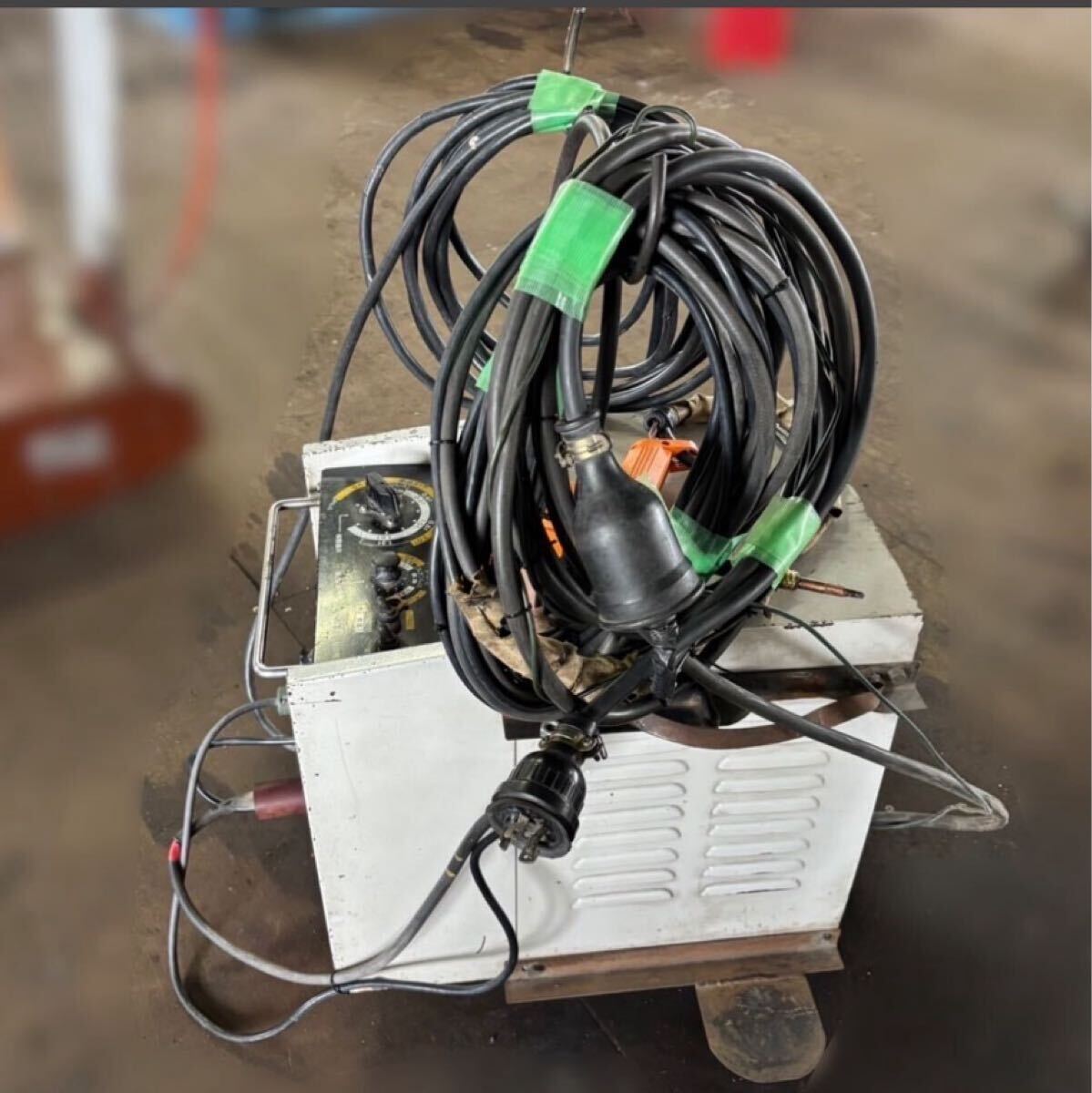 Daihen CPSS-135 MIGBOY Spool-on-Gun MIG/MAG Welder 200V 135A [x1197730237]