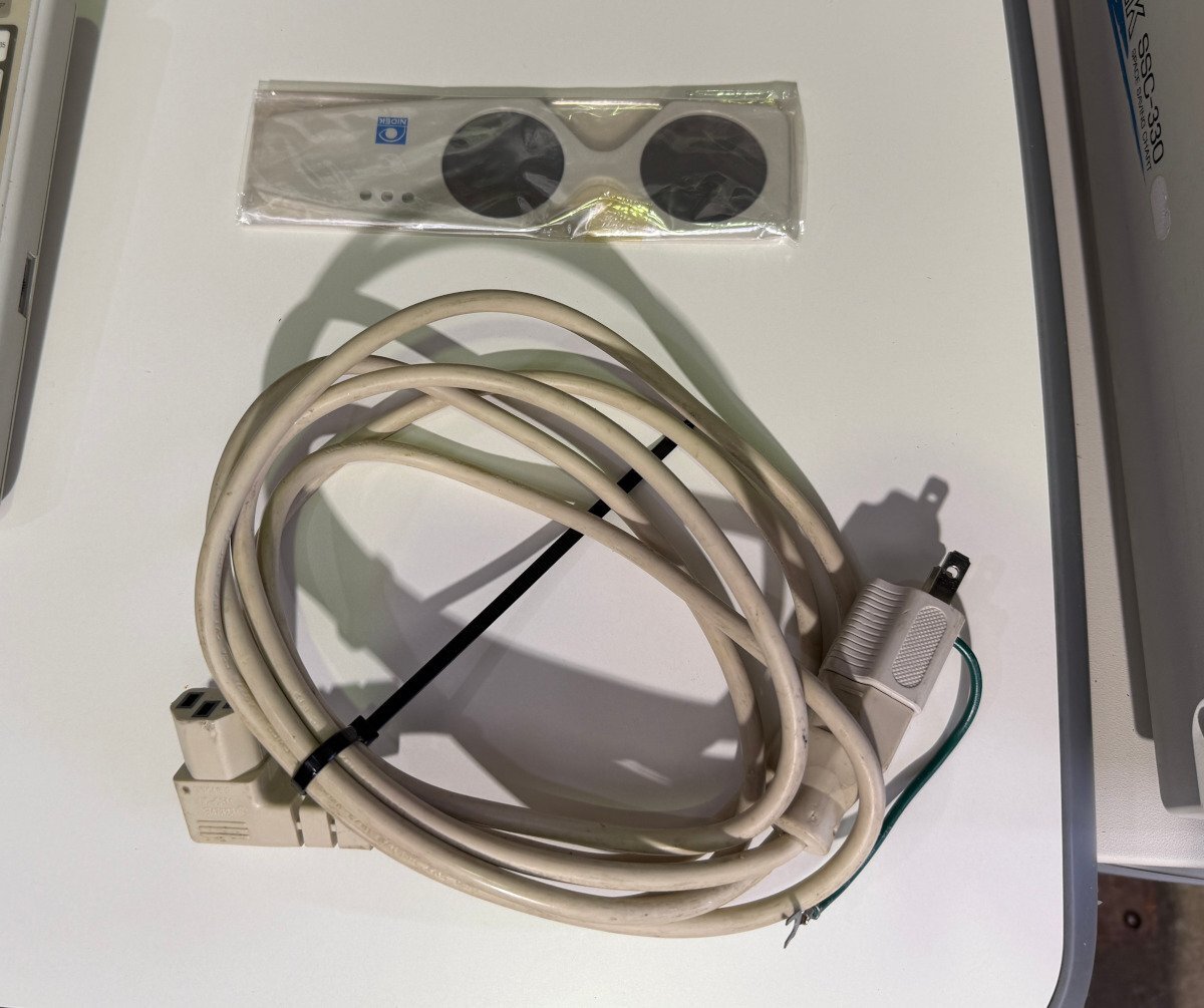 Nidek COS-550 Ophthalmic System RT-2100 Refractor SSC-330 Space Saving Chart [t1247952864]