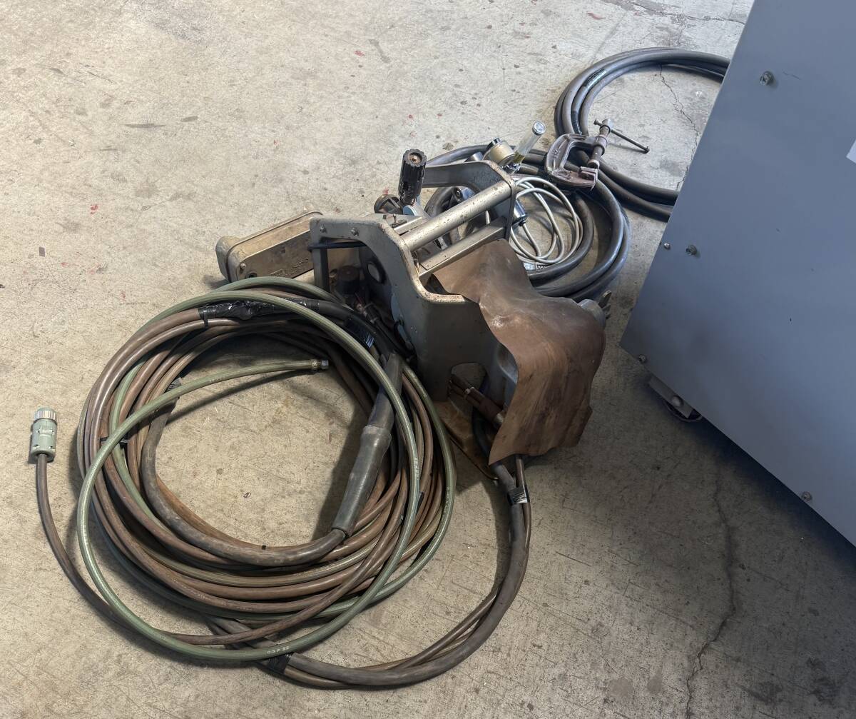 Daihen CPXD-500 Dyna Auto XD500 II CO2/MAG Semi-Automatic Welder 200V [x1238910459]