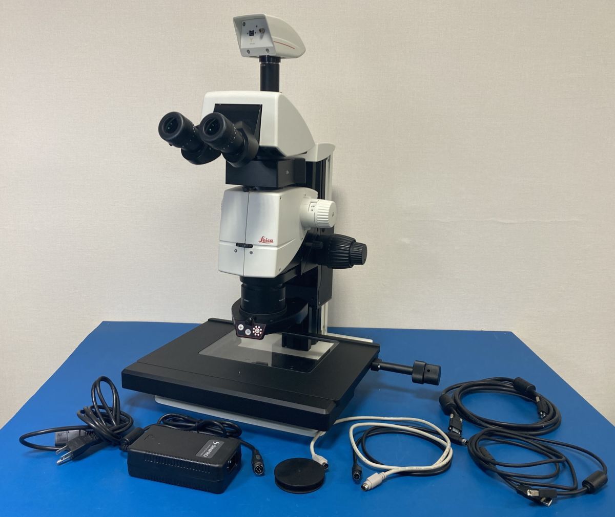 Leica M205C Stereo Microscope with Planapo Lens LED Illumination and X-Y Stage [s1232765506]