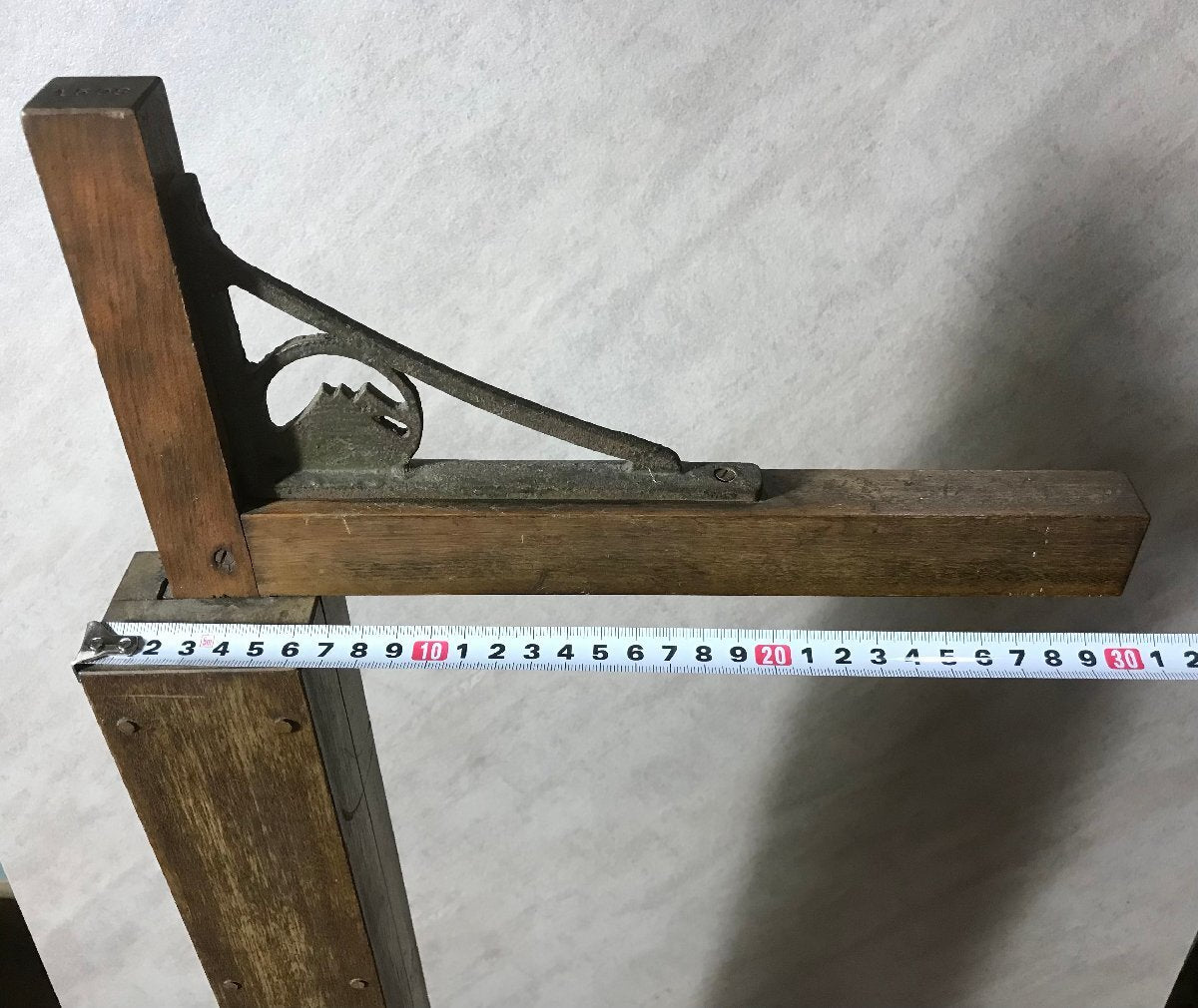 BA4008 Height Measuring Device Antique [m1249083113]
