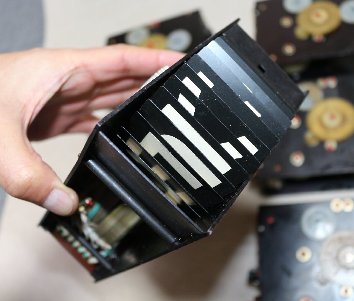 Super Oni Rare Former Sorussia Military Split Flap Display 41 Types Flap Operation Confirmed [u1213398260]