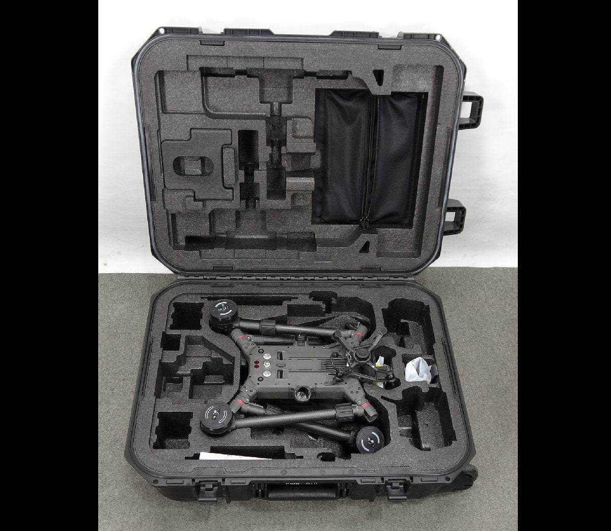 DJI MATRIE 300 RTK Drone with Zenmuse H20 and BS60 Intelligent Battery Station (as-is) [u1247167197]