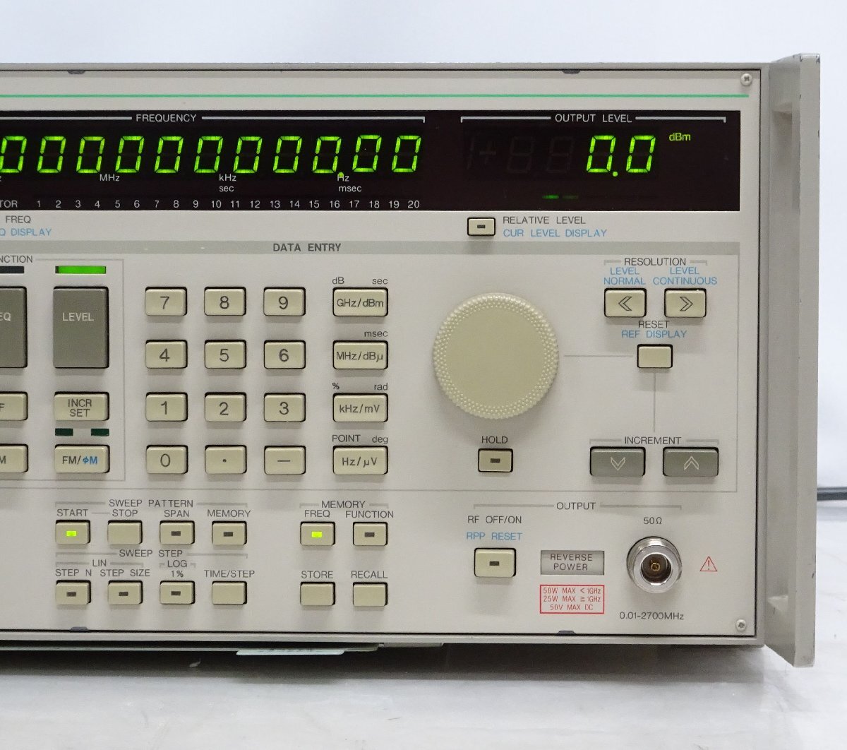 Anritsu MG3633A Synthesized Signal Generator 0.01-2700MHz [n1215669032]