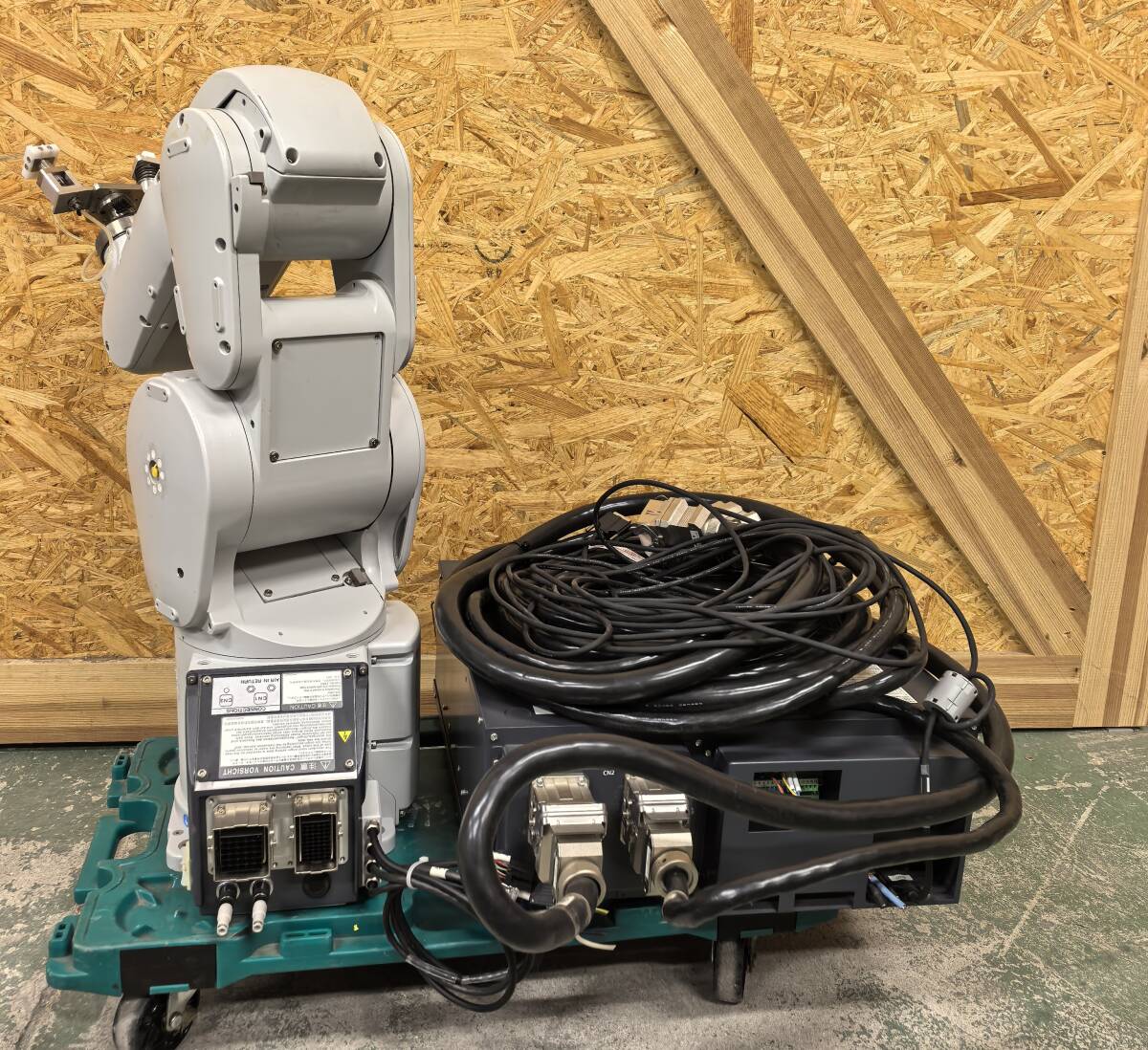 MITSUBISHI RV-4F-Q-SH03 Industrial Robot CR750-Q Controller with Cable [f1195401018]