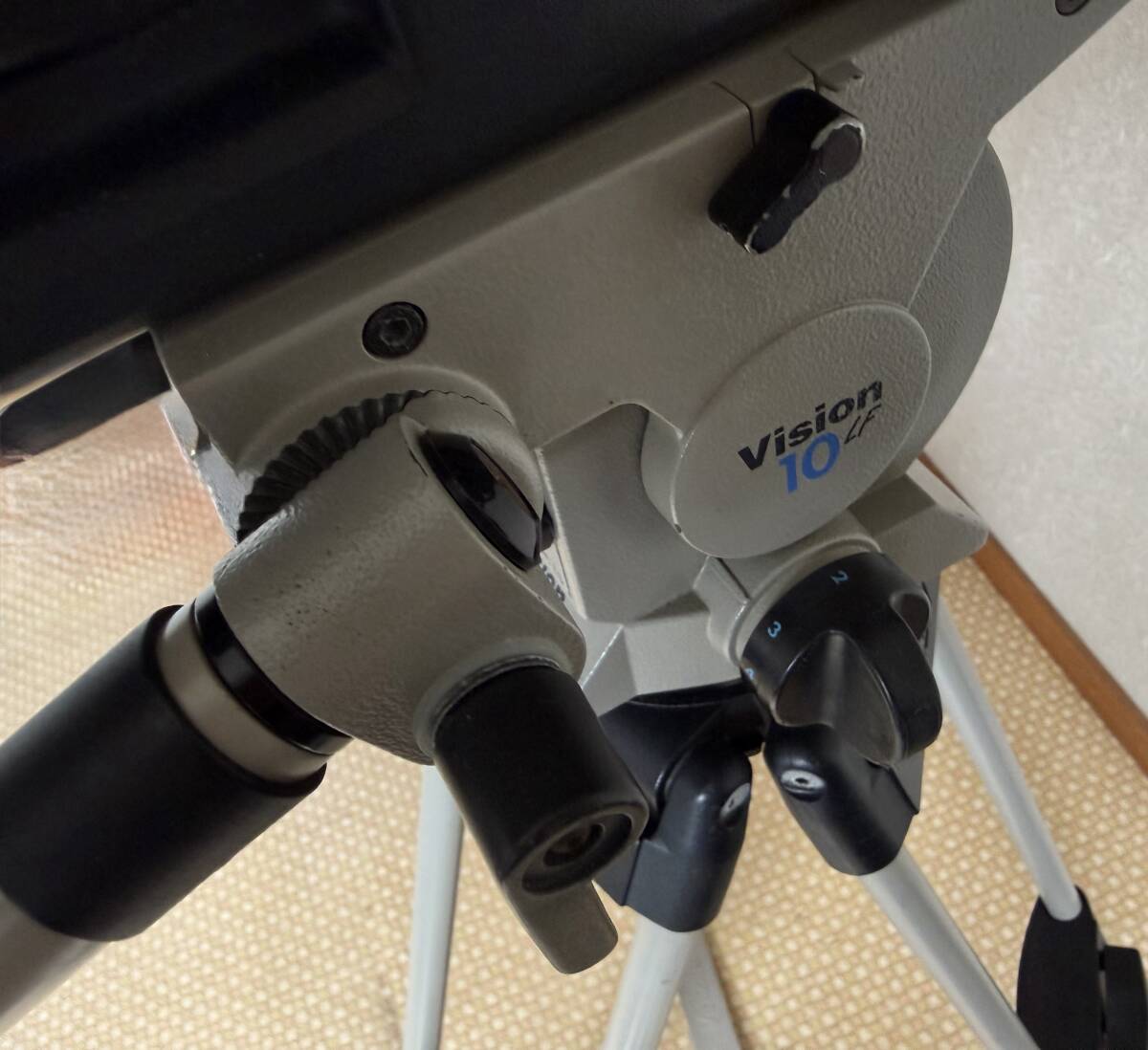 Vinten Vision 10 LF Tripod with Accessories [m1243755615]