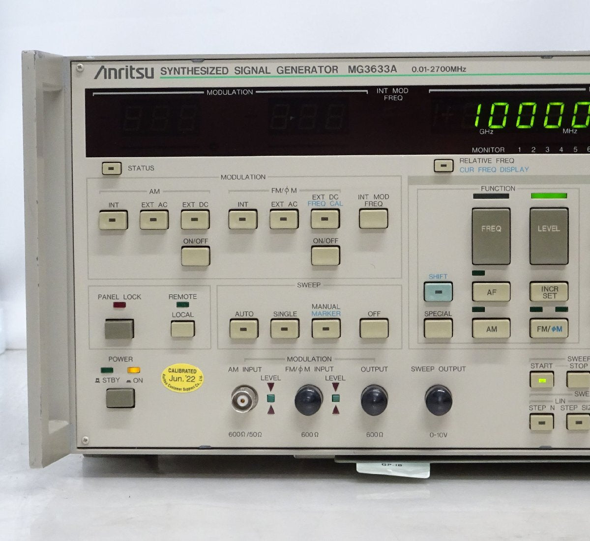 Anritsu MG3633A Synthesized Signal Generator 0.01-2700MHz [n1215669032]