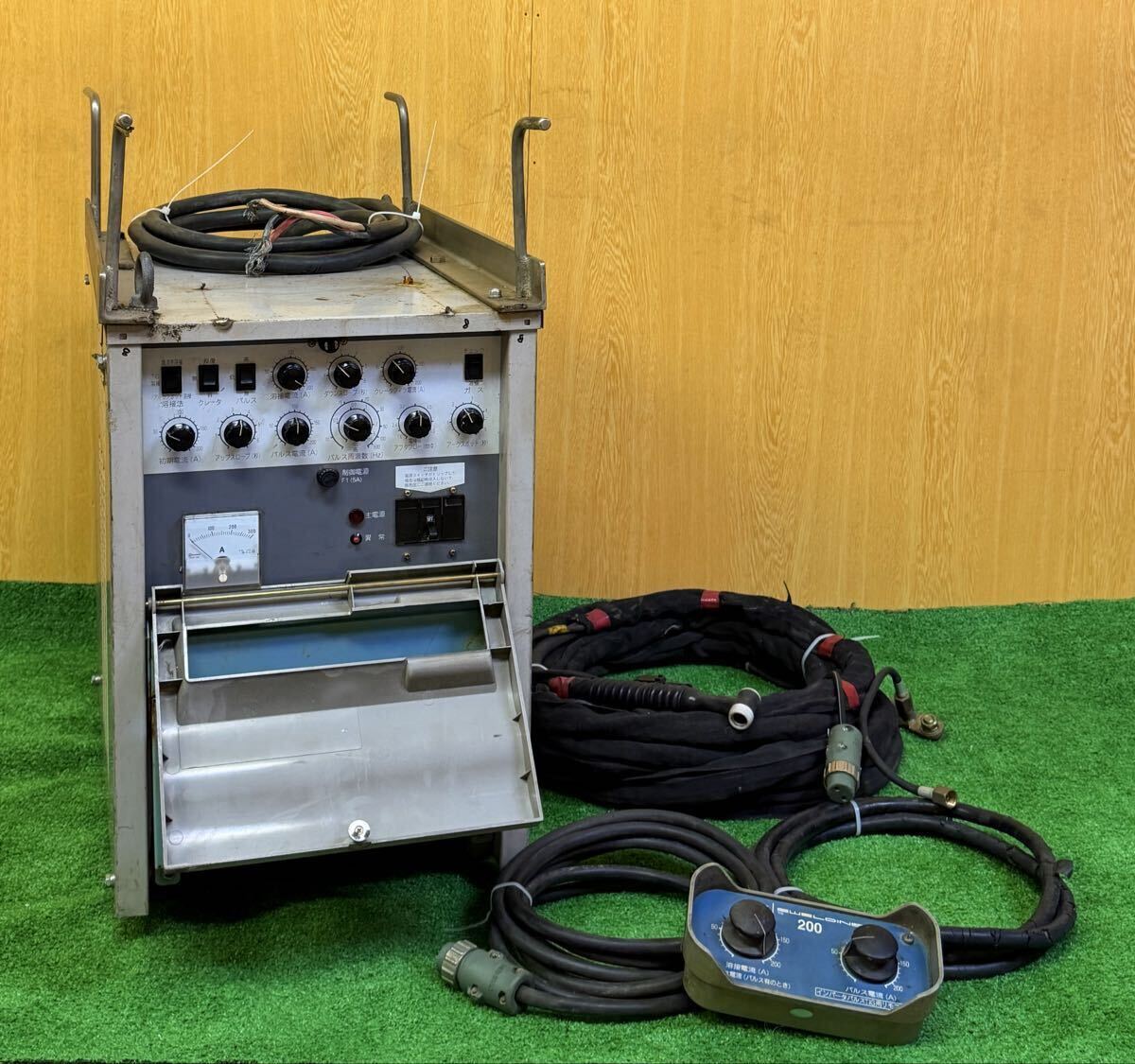 Daihen ARGO 200P TIG Welder Inverter VRTP-200(S-1) 3-Phase 200V with Accessories [w1247775466]