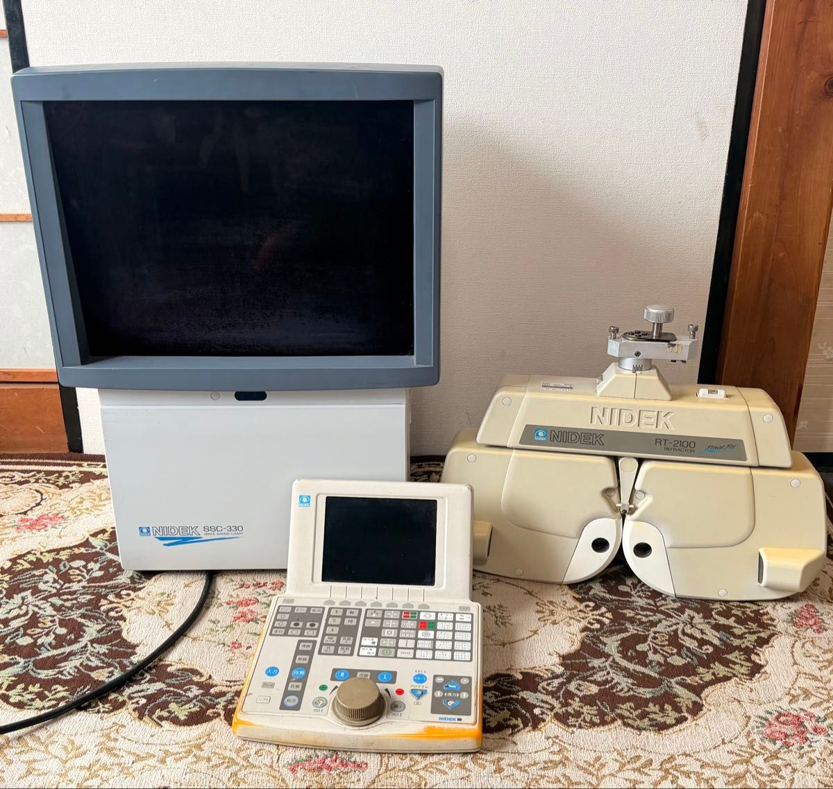 Nidek RT-2100 Refractor with SSC-330 Type II Space Saving Chart [z699953820]
