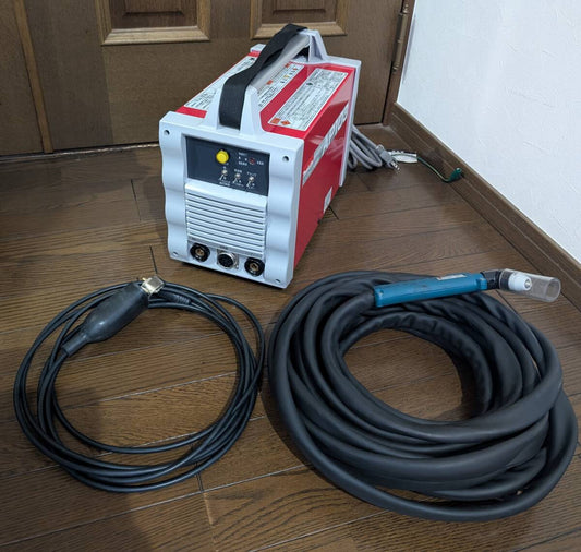 Makita AP103 Air Plasma Cutter with Built-in Compressor [w1239374003]