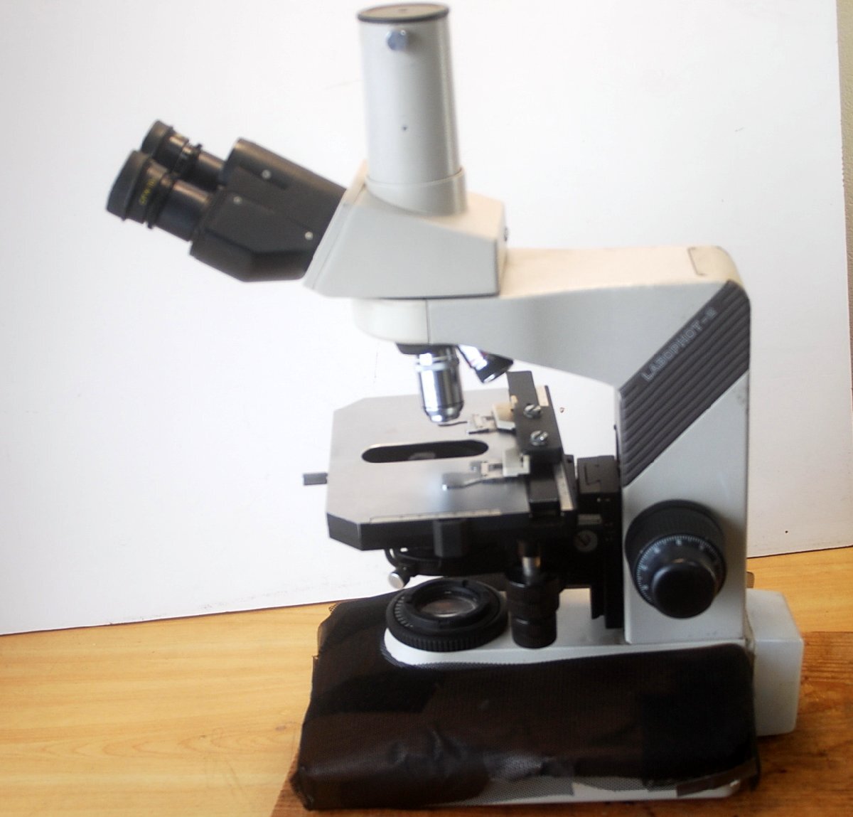 Nikon Y2 Microscope with Splan4X, CF-plan 10X, DplanAPO20X, CF-plan40X, CF-planAPO100Xoil, 12V 30W Halogen Lamp, Ceramic Stage [t1241578802]