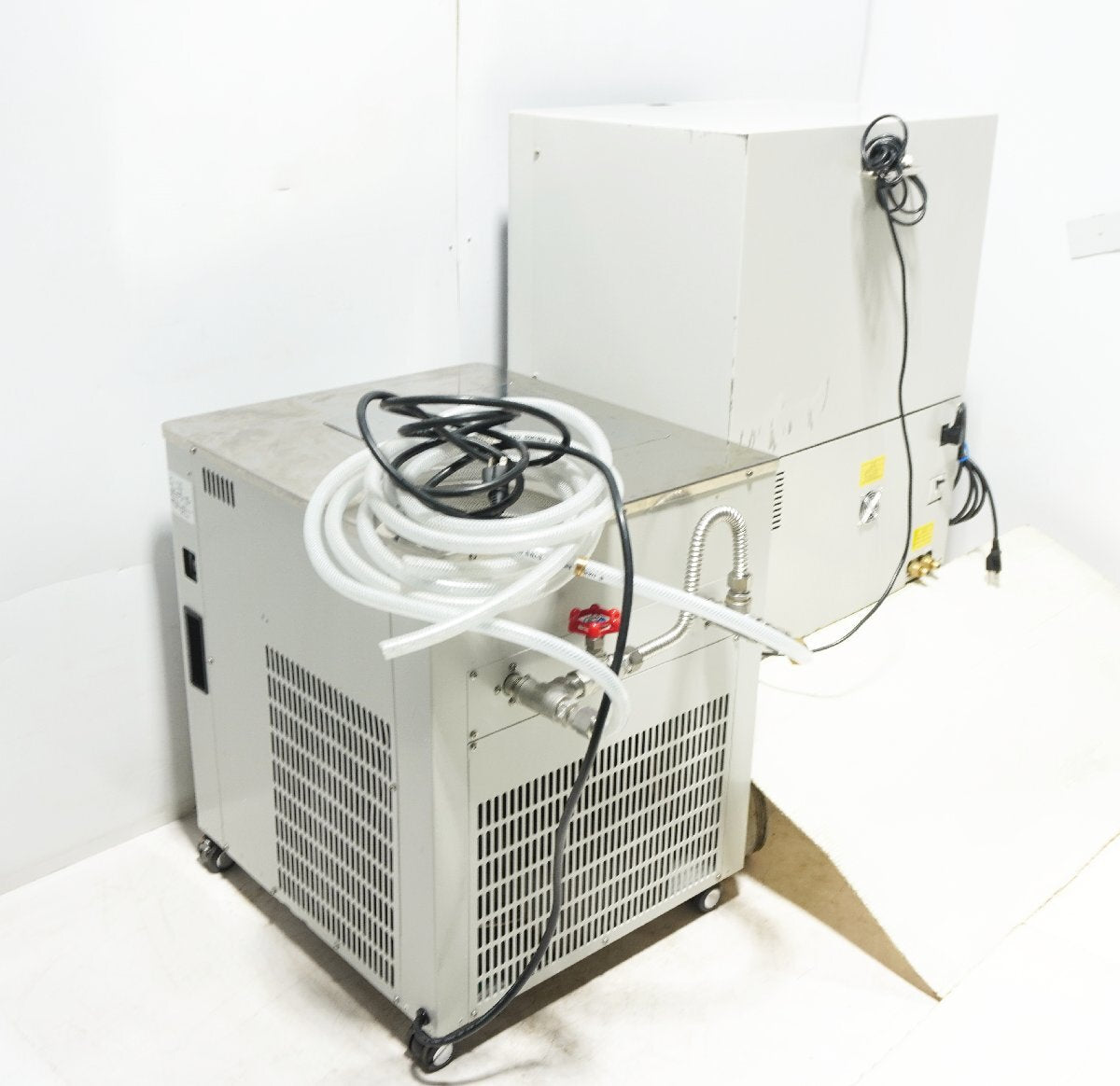 Rigaku MiniFlex600 X-ray Diffractometer with CA-1320 Chiller [m1234975355]