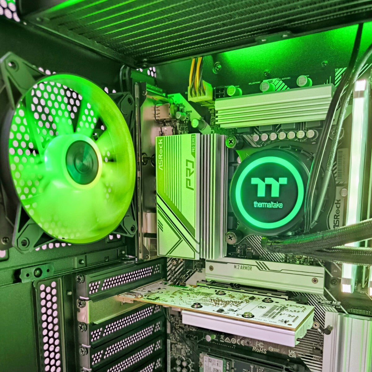 NVIDIA RTX 4070 Gaming PC with Intel i5 14400F and 24-Inch Monitor [x1211324165]