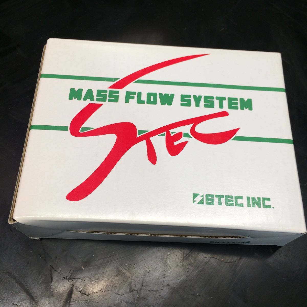 K62 STEC INC SEC-4400M C2F6 Mass Flow Controller [1033393071]