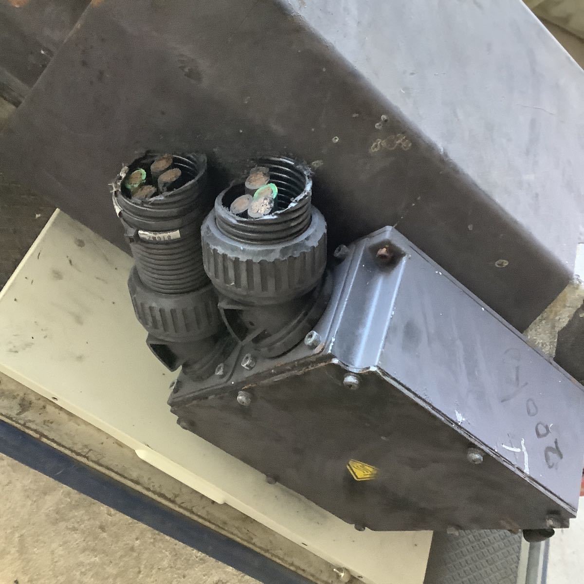 FANUC A90L-0001-0546 Servo Motor 200VAC 200kg (for parts or not working) [l1078812941]