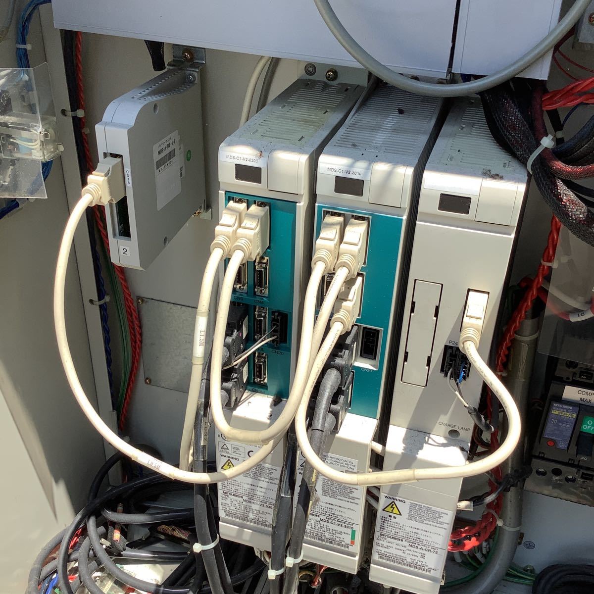 Control Panel with Casters - Height 120cm Width 40cm Length 78cm Weight 200kg [l1099983292]