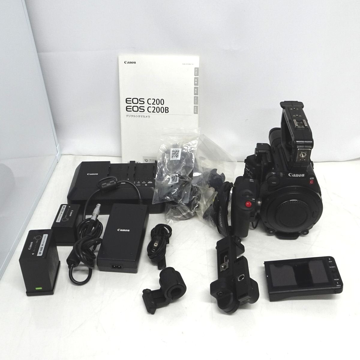Canon EOS C200 Digital Cinema Camera Body EF Mount 105 Hours [k1169750470]