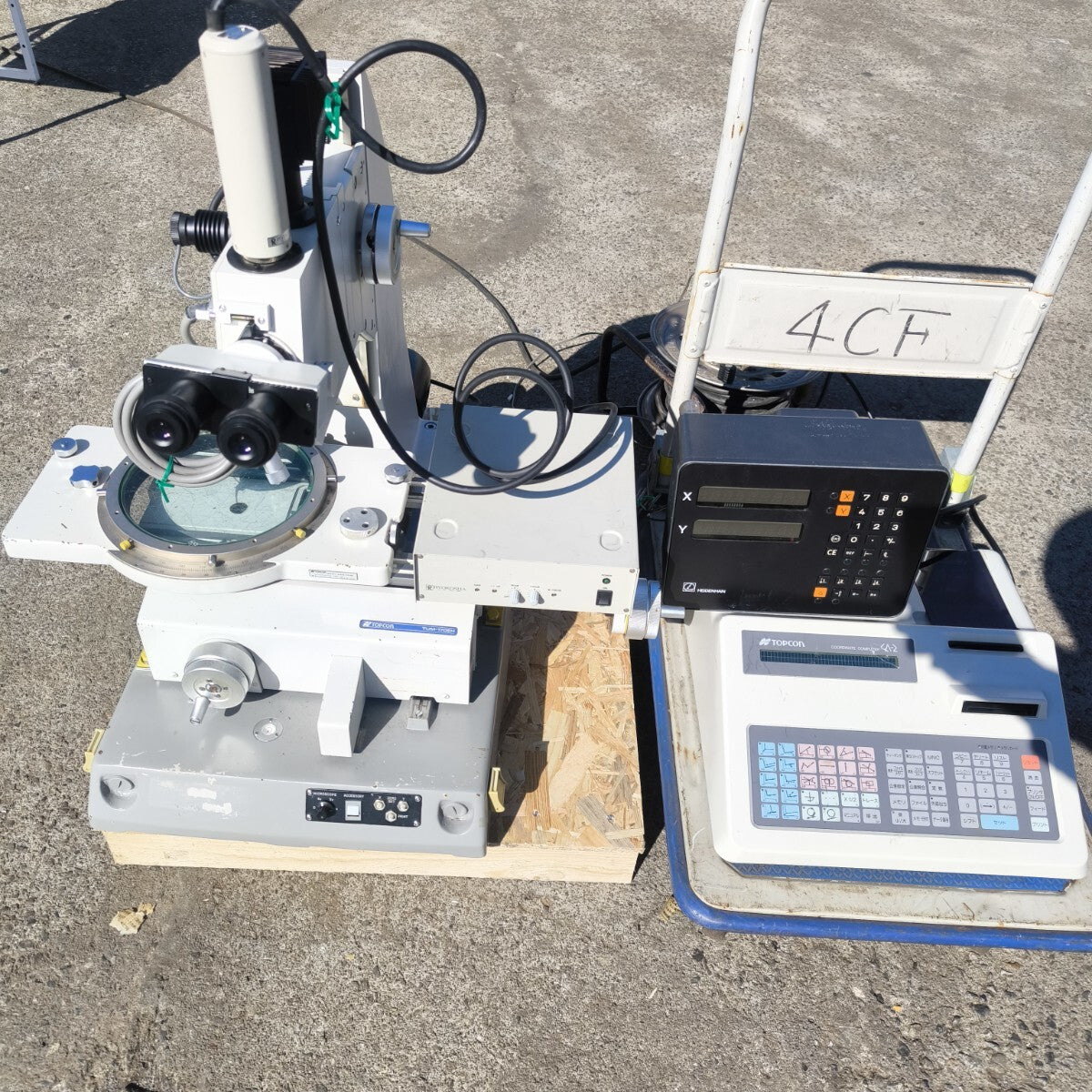 Topcon TUM-170EH Toolmakers Microscope with MU-1 Monitor Unit and HR-44 CCTV Unit (untested) [h1173388249]