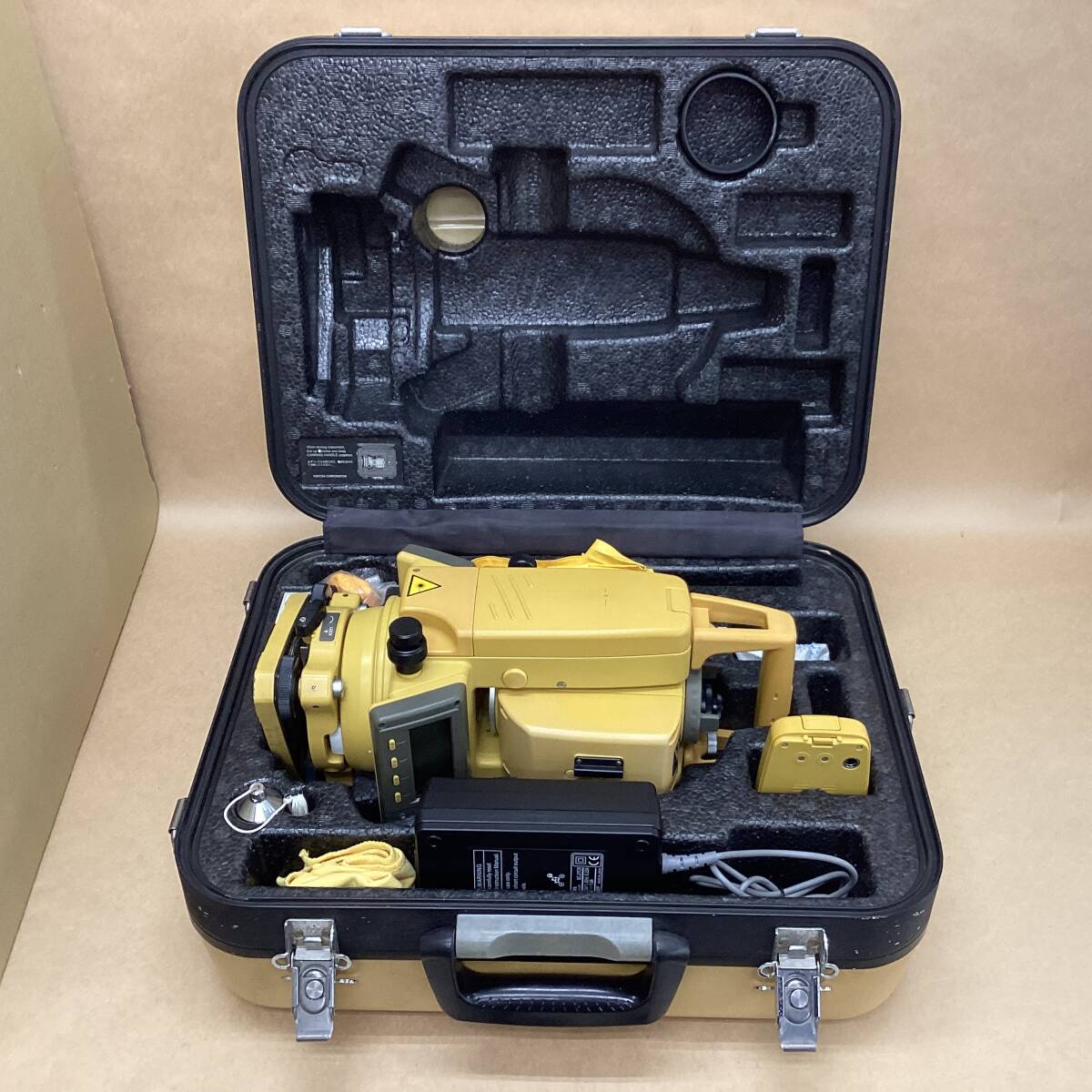 TOPCON GPT-3005 Surveying Instrument Total Station [e1181859044]