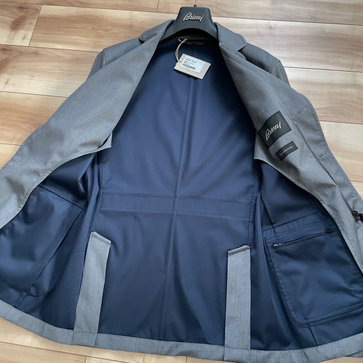 [Free Shipping] [Like New] Brioni PERFORMA Brioni Leisure jackets Gray M Water Repellent Windproof Breathable Jacket [w1182464787]