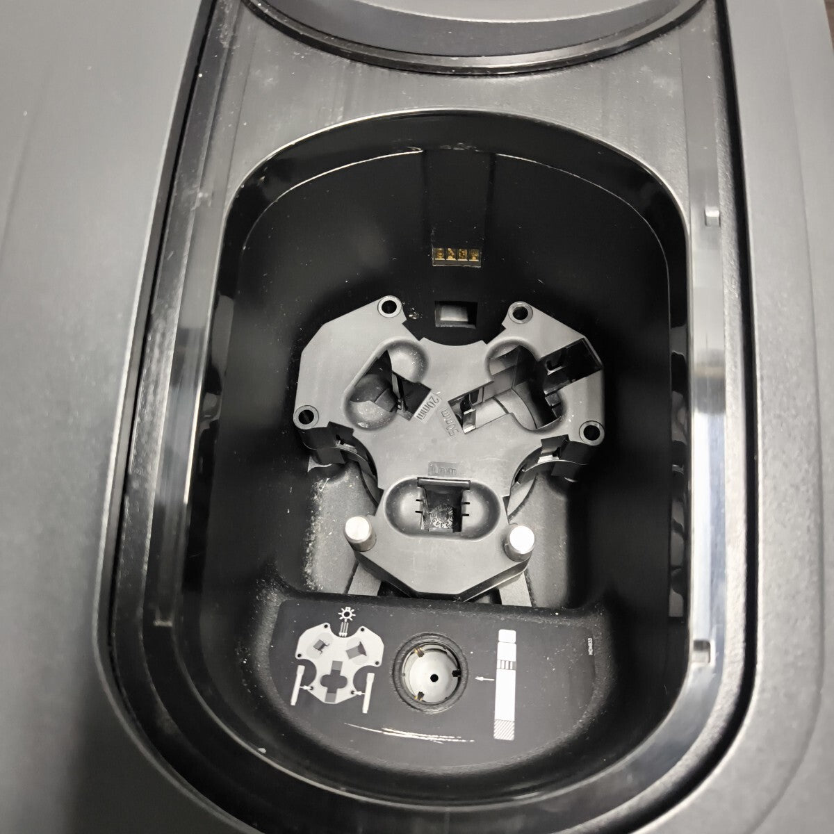 Hach DR 5000 UV-Vis Spectrophotometer [x1187780268]