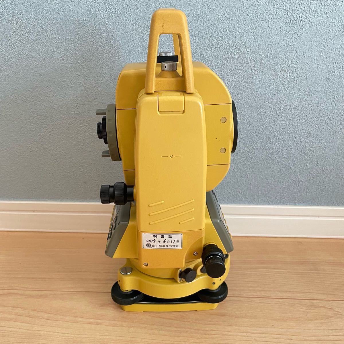 TOPCON GPT-2005F Total Station with 2 Batteries and Accessories [1189036884]