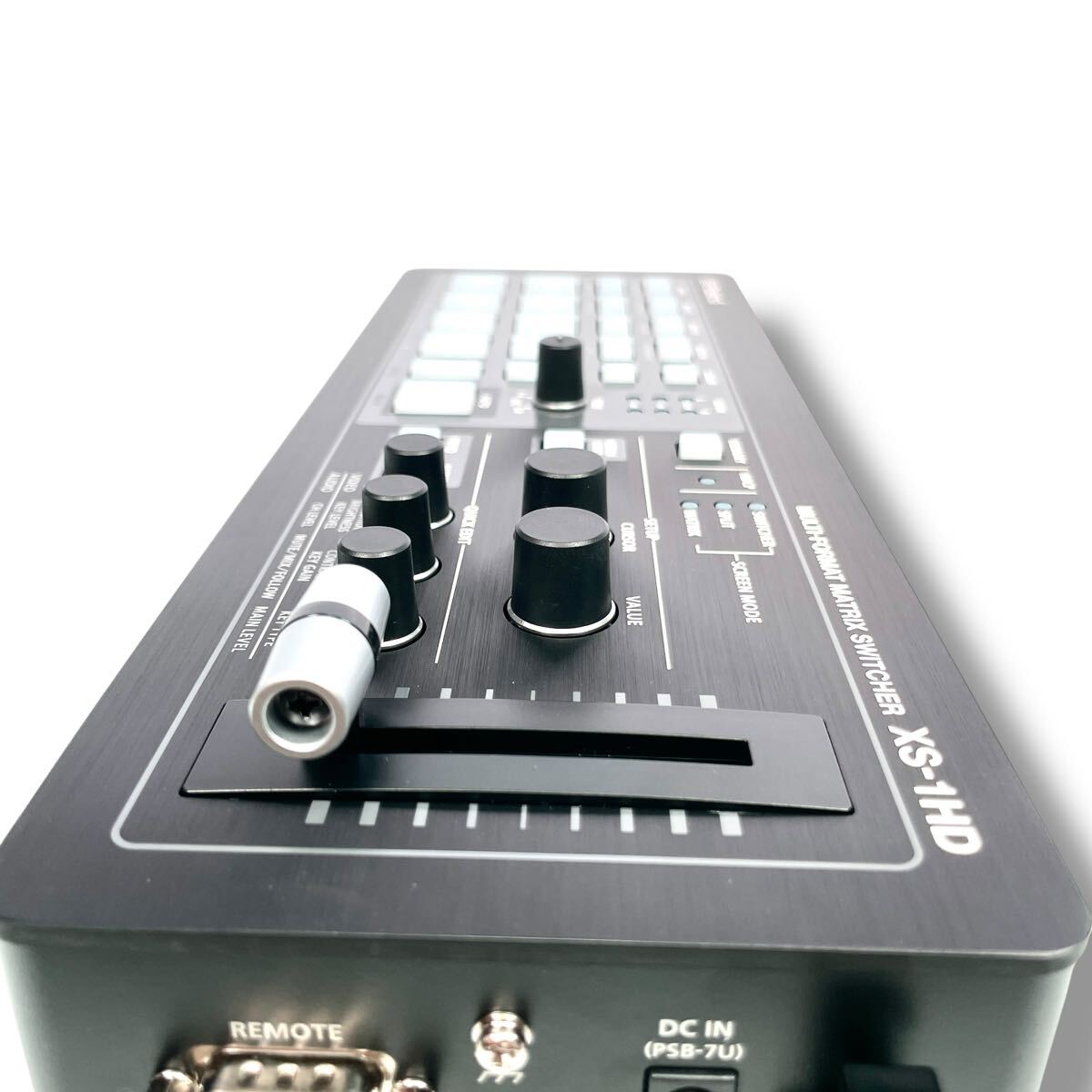 Roland XS-1HD Multi-format Matrix Switcher, 4 HDMI, 1 Analog, 8ch Digital Audio Mixer [r1189700478]