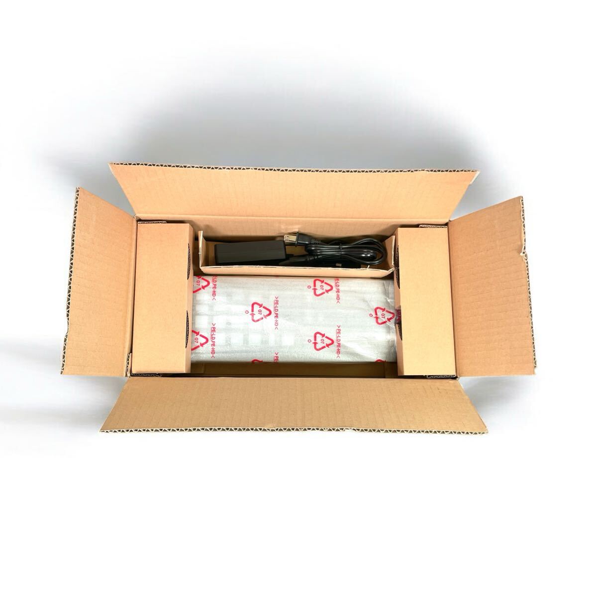 Roland XS-1HD Multi-format Matrix Switcher, 4 HDMI, 1 Analog, 8ch Digital Audio Mixer [r1189700478]