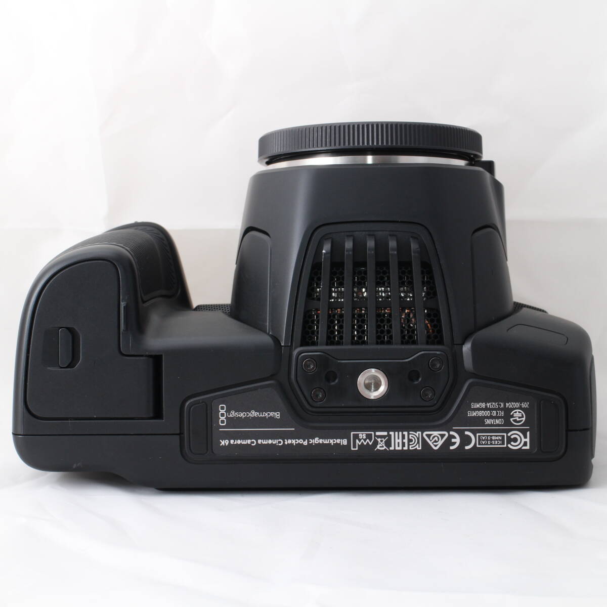 Blackmagic Pocket Cinema Camera 6K Canon EF Mount [e1189973040]