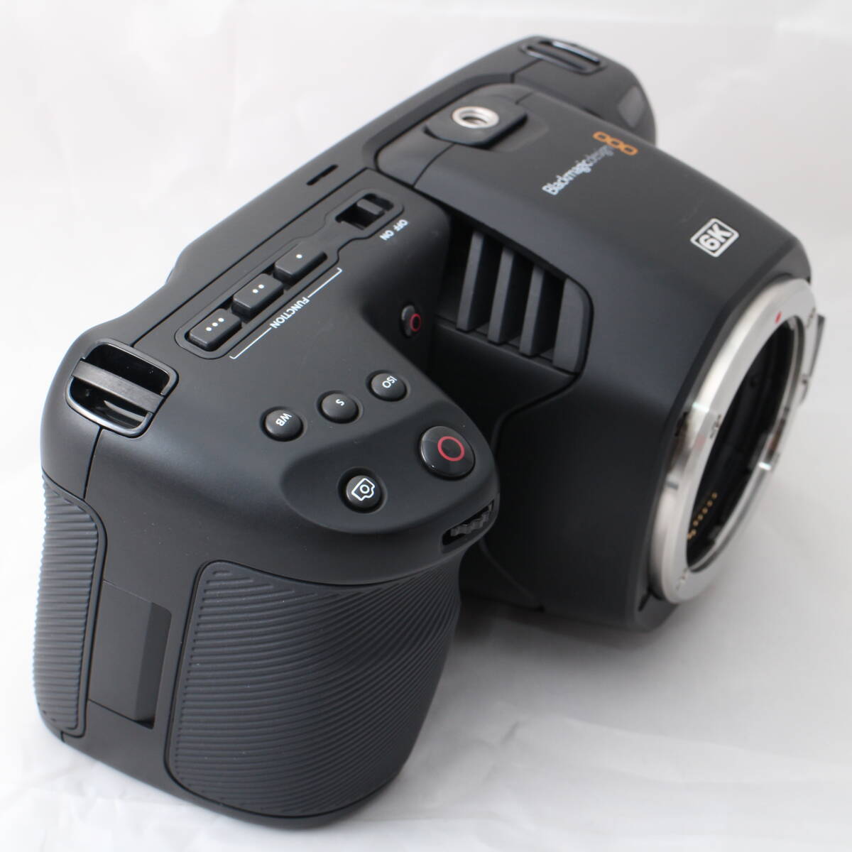 Blackmagic Pocket Cinema Camera 6K Canon EF Mount [e1189973040]