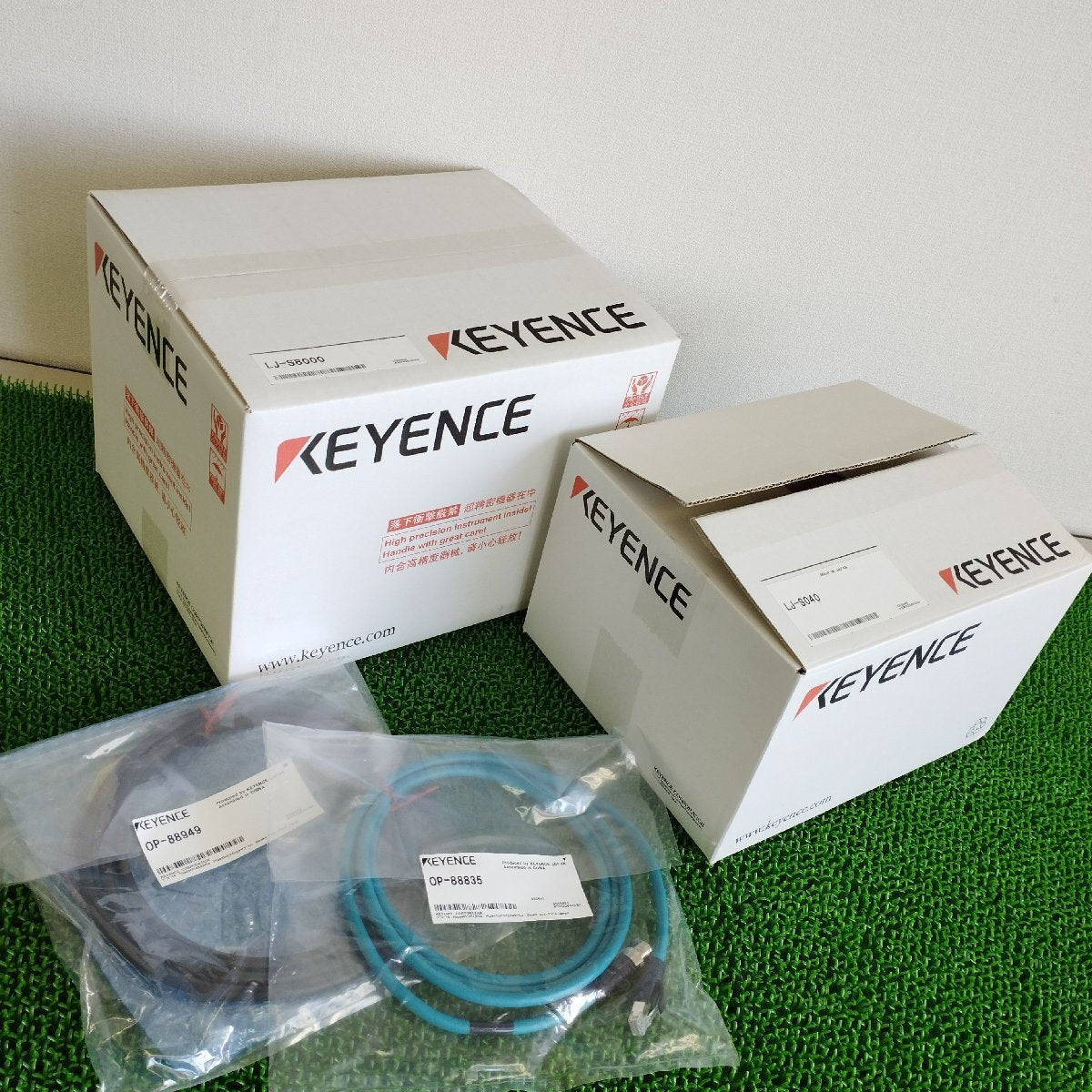 Keyence LJ-S8000 3D Sensor with LJ-S040 (open box) [p1190328282]