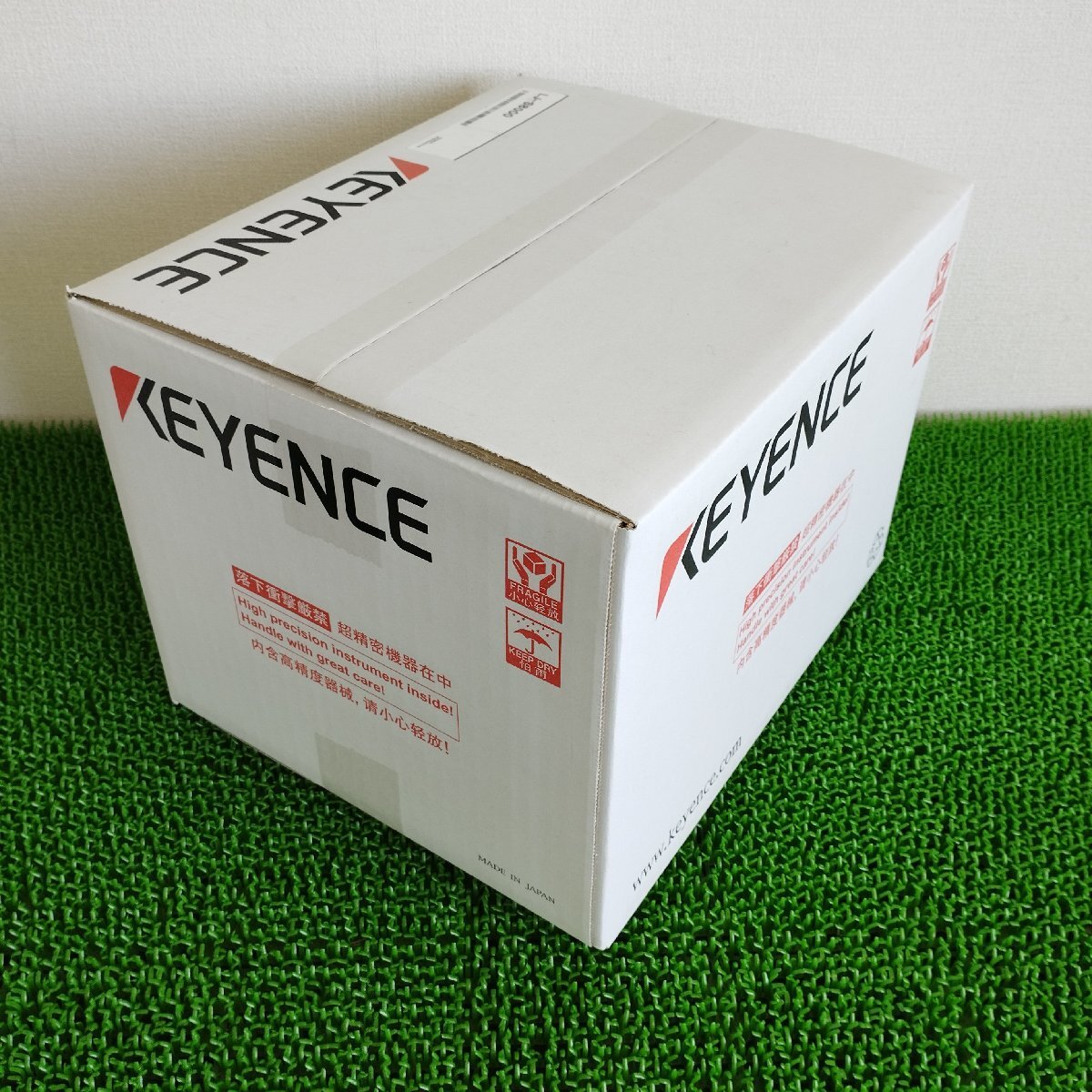 Keyence LJ-S8000 3D Sensor with LJ-S040 (open box) [1192072365]
