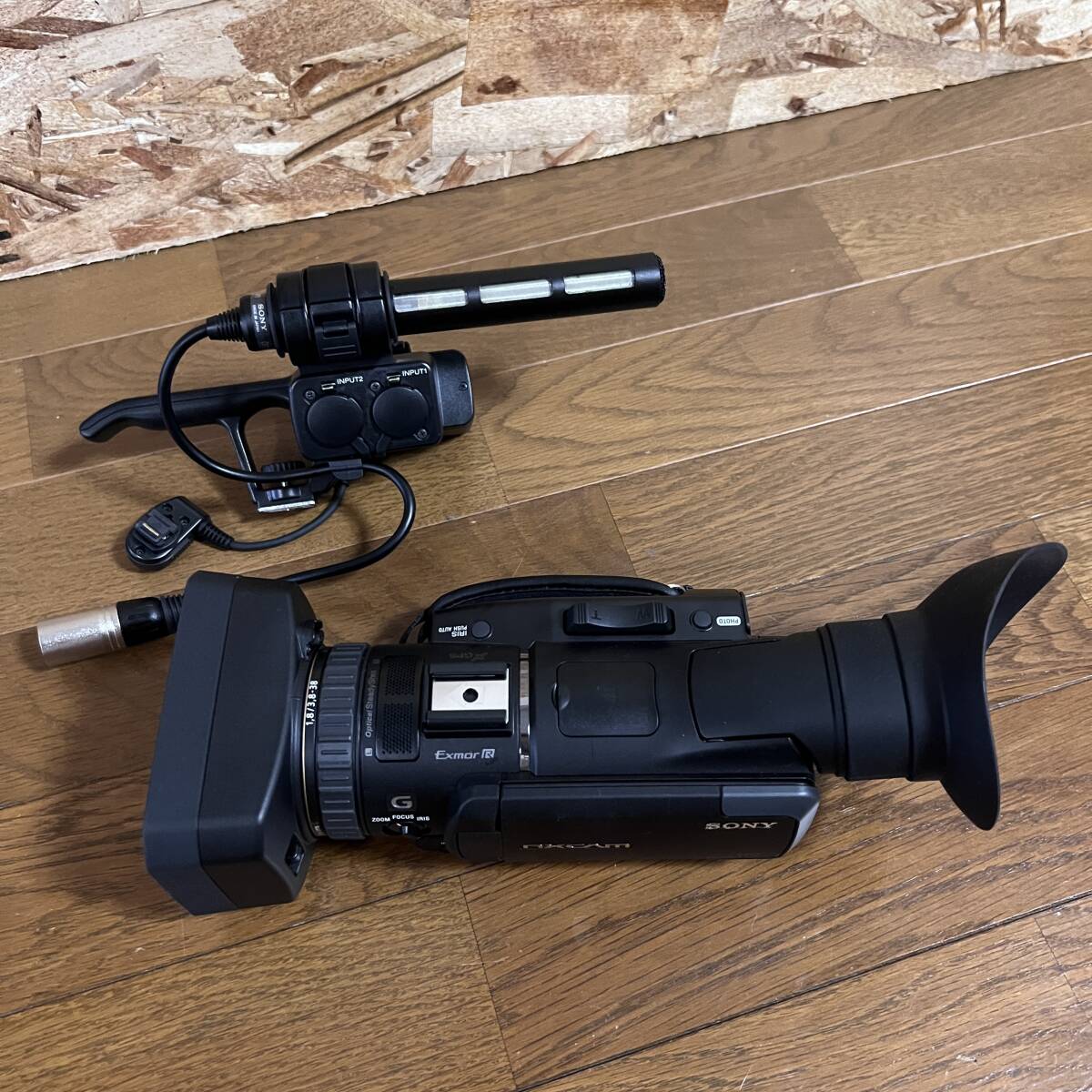 SONY HXR-NX70J HD Video Camera [q1193491700]