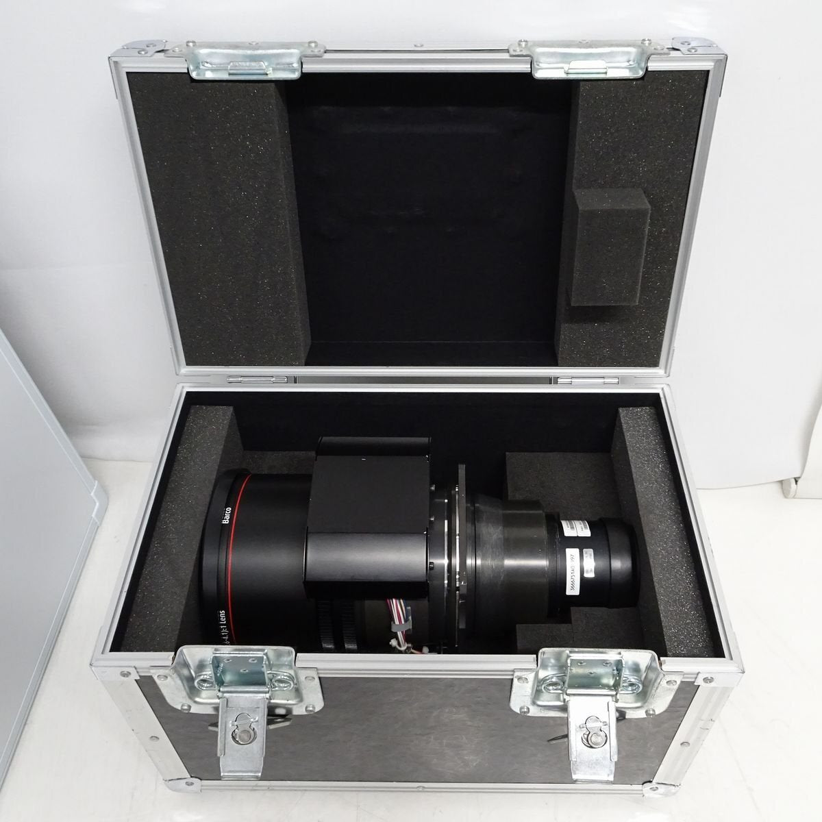 BARCO R9862030 Zoom Lens for DLP Projector [u1194740130]