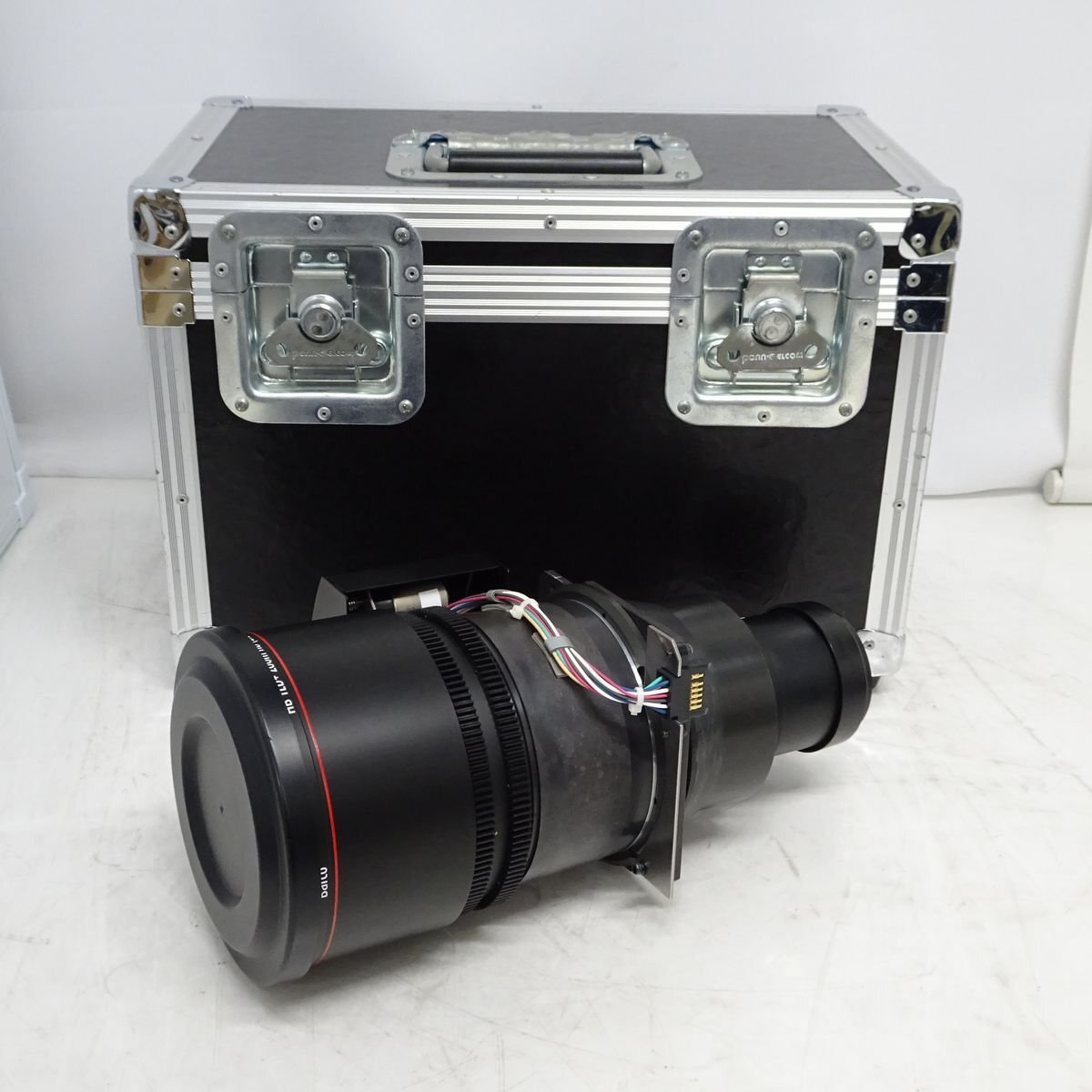 BARCO R9862030 Zoom Lens for DLP Projector [u1194740130]