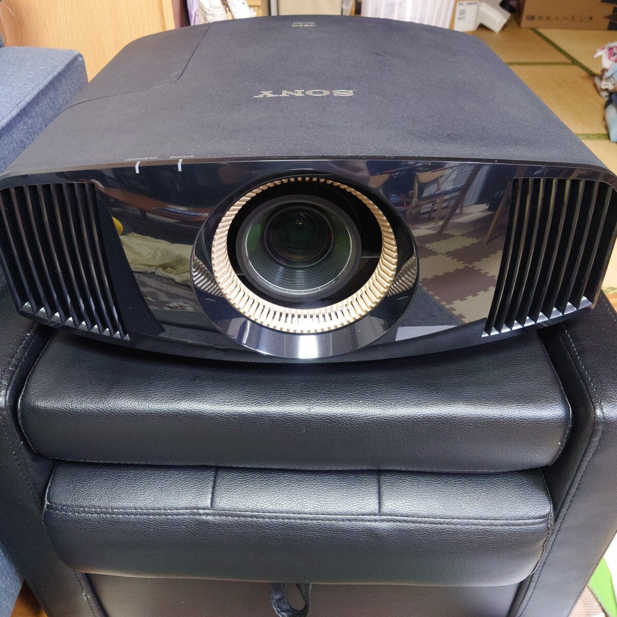 Sony VPL-VW515 4K Projector HDR 3D Compatible [c1196897953]