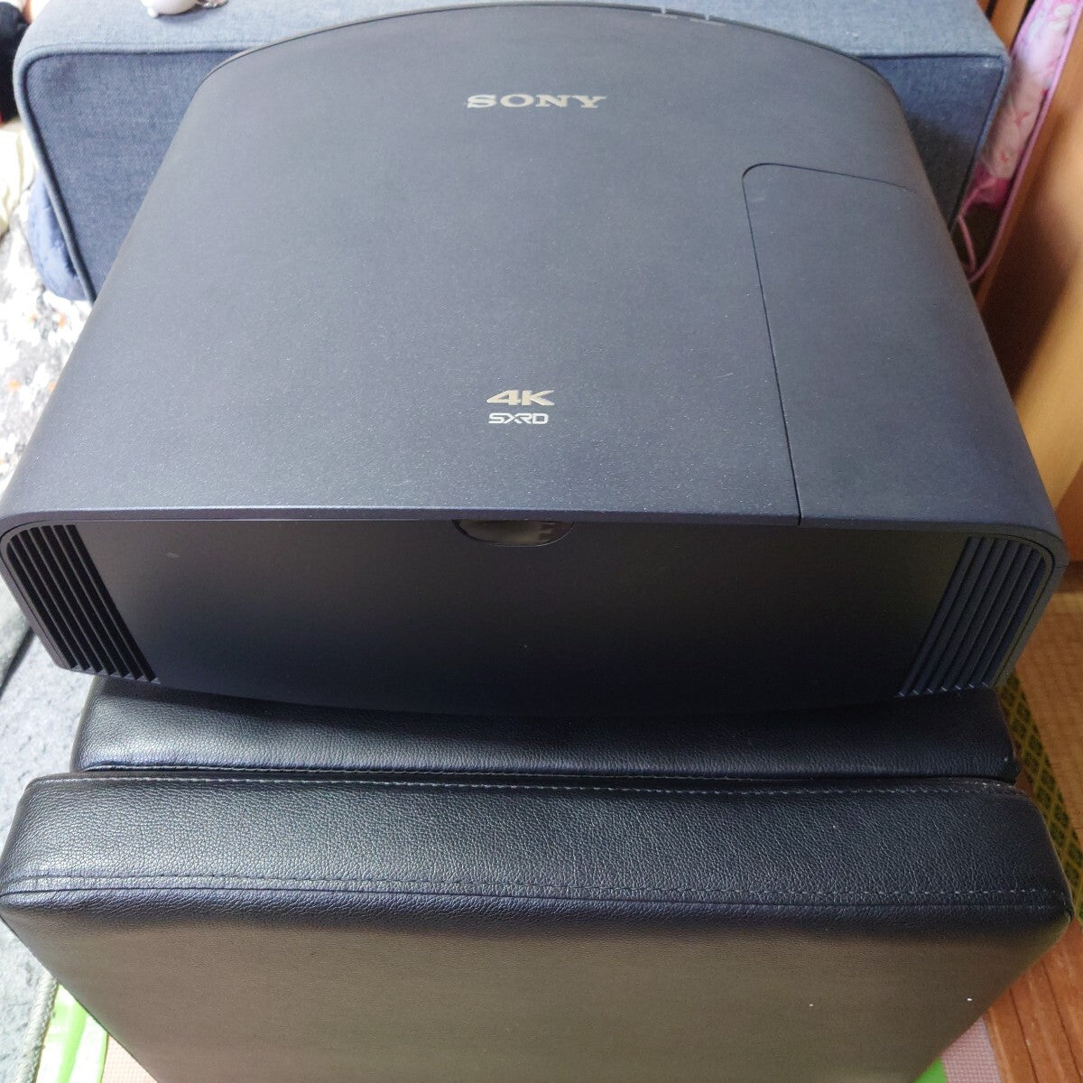 Sony VPL-VW515 4K Projector HDR 3D Compatible [c1196897953]