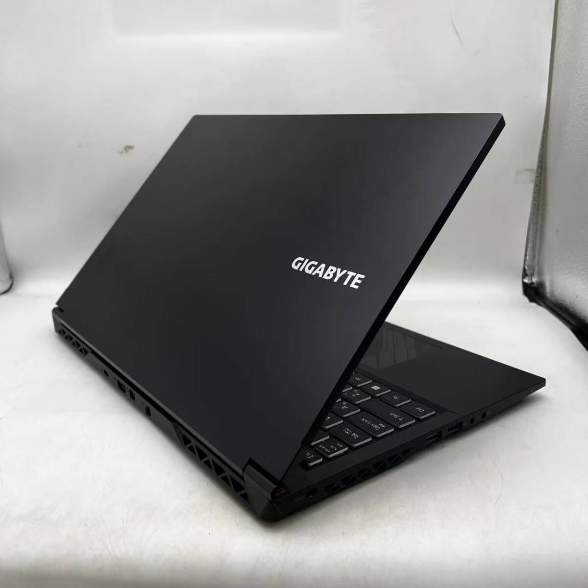 GIGABYTE RC55 Laptop Core i5-12500H 16GB Memory 512GB SSD 15.6 inch NVIDIA RTX 4050 [m1199916816]