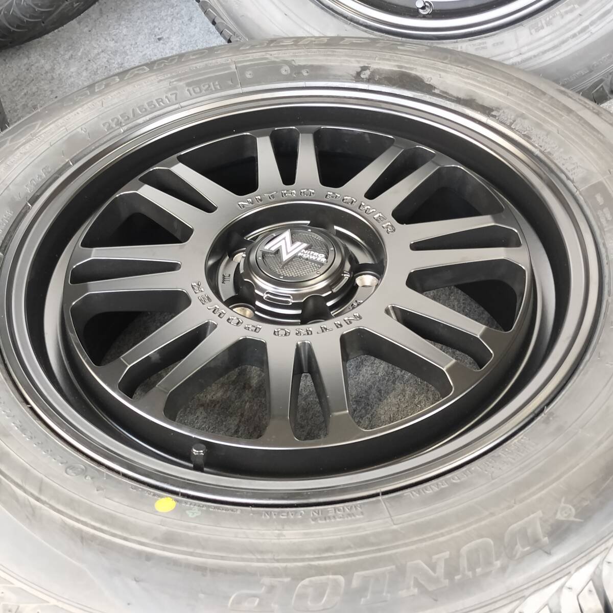 Nitro Power M16 Assault 17x7.0J+42 5H114.3 Wheel with DUNLOP GRANDTREK PT2 225/65R17 Tire for RAV4 CX-5 CX-8 Outlander Delica D:5 [q1199934951]