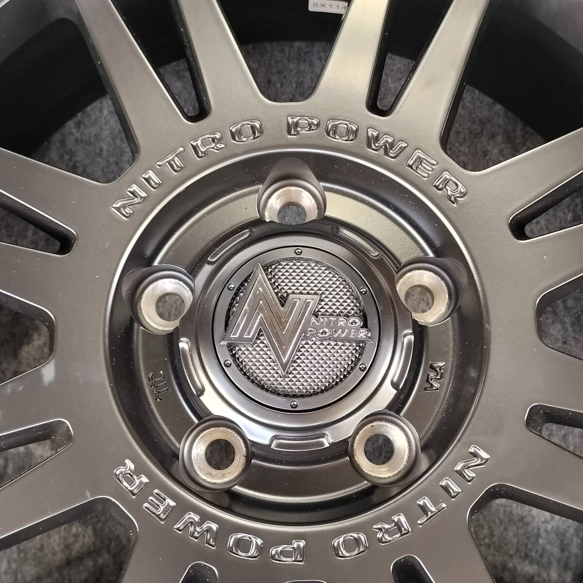 Nitro Power M16 Assault 17x7.0J+42 5H114.3 DUNLOP GRANDTREK PT2 225/65R17 RAV4 CX-5 CX-8 Outlander Delica D:5 [q1199934951]