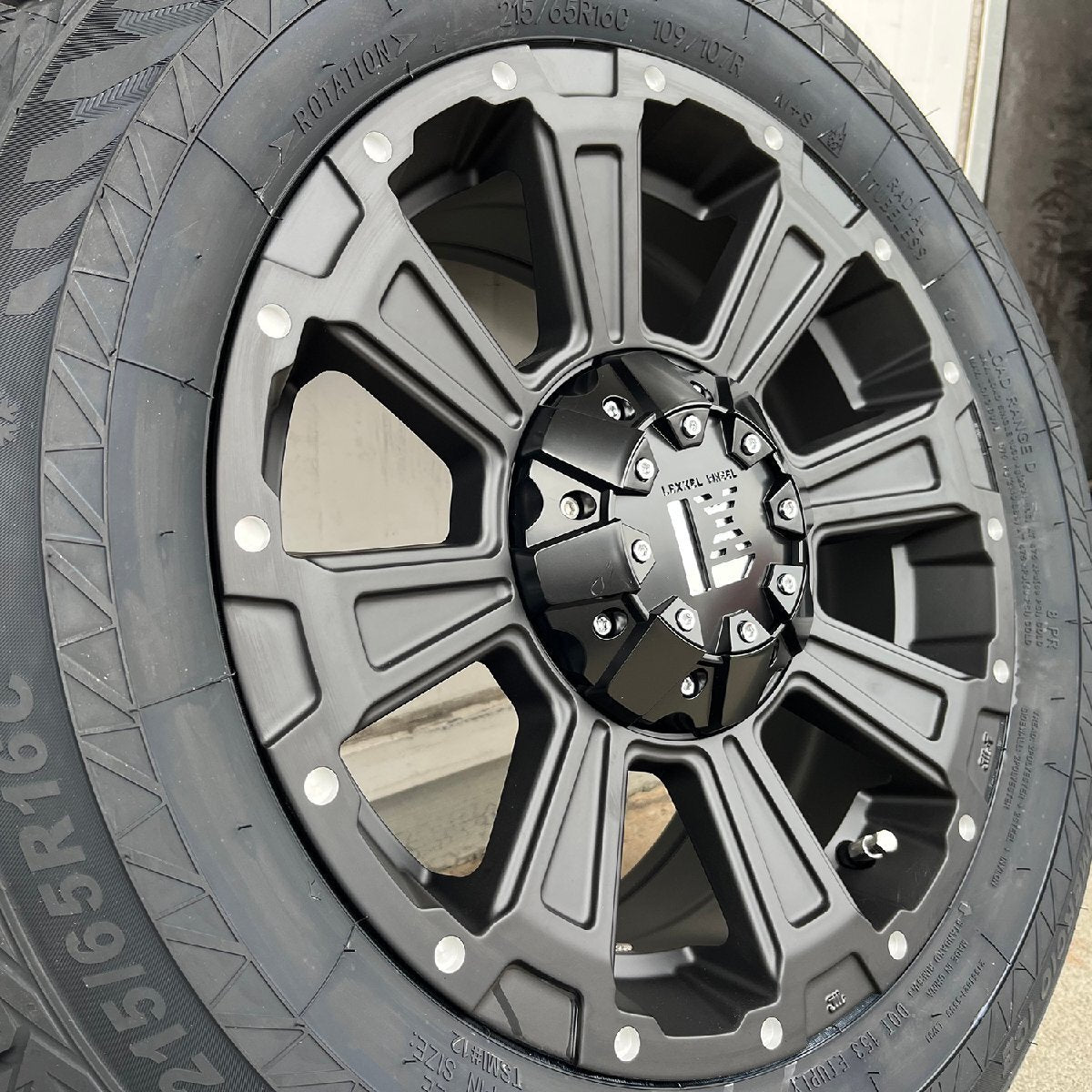 SAILUN ICE BLAZER COMMERCIO ICE 215/65R16 16 Inch Tire Set for 200 Series Hiace [e1200509728]