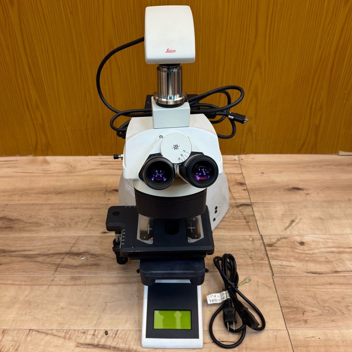 Leica DM4000 B Intelligent Upright Microscope with Eyepieces [c1201468977]