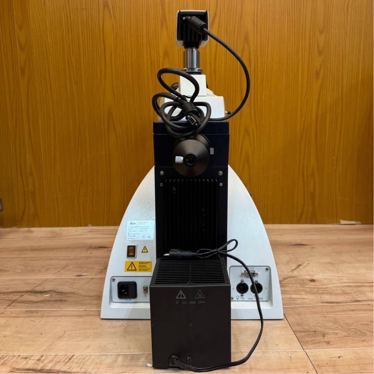 Leica DM4000 B Intelligent Upright Microscope with Eyepieces [c1201468977]