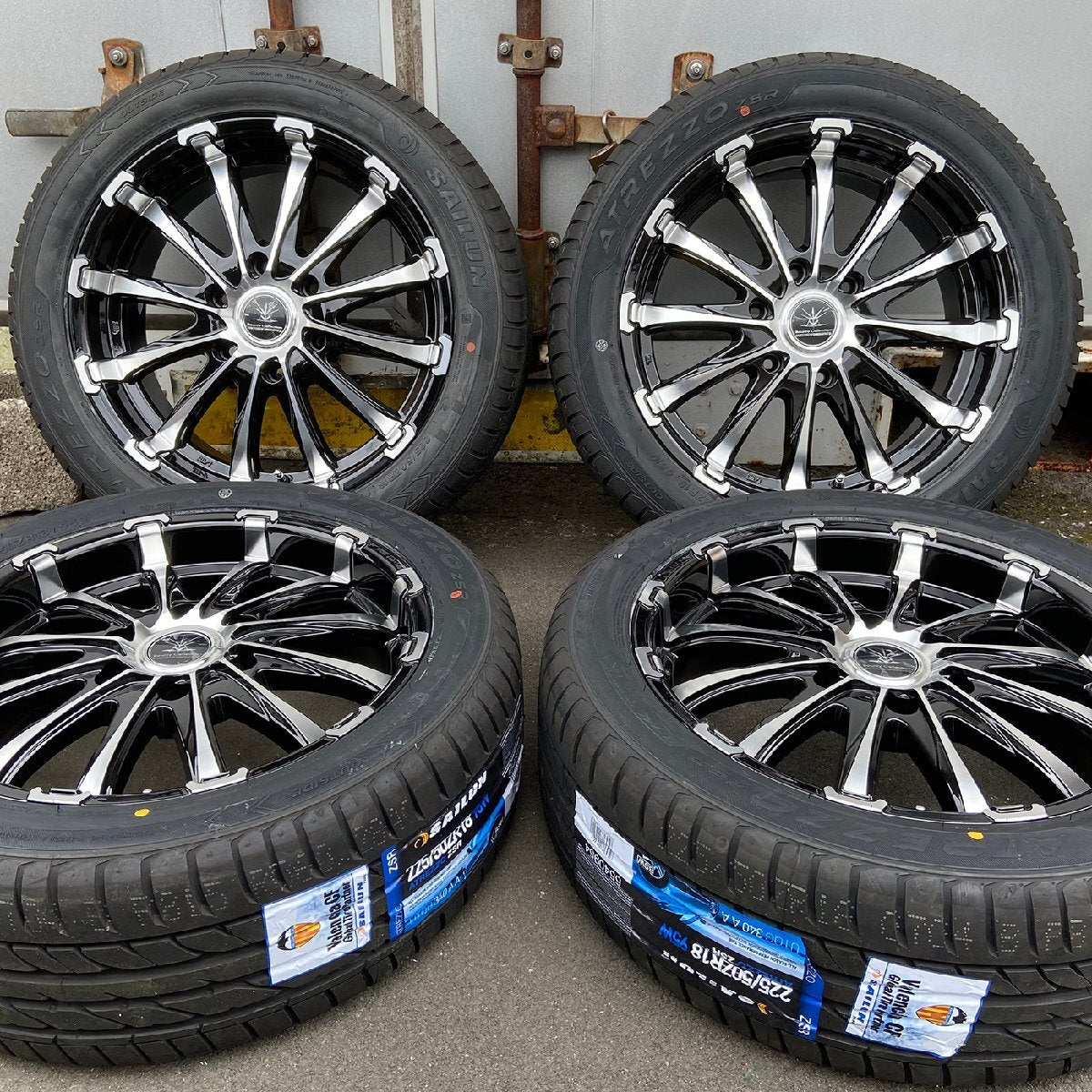 Hiace Regius Ace BD12 18 Inch Tire Wheel Set of 4 225/50R18 New [1204118912]