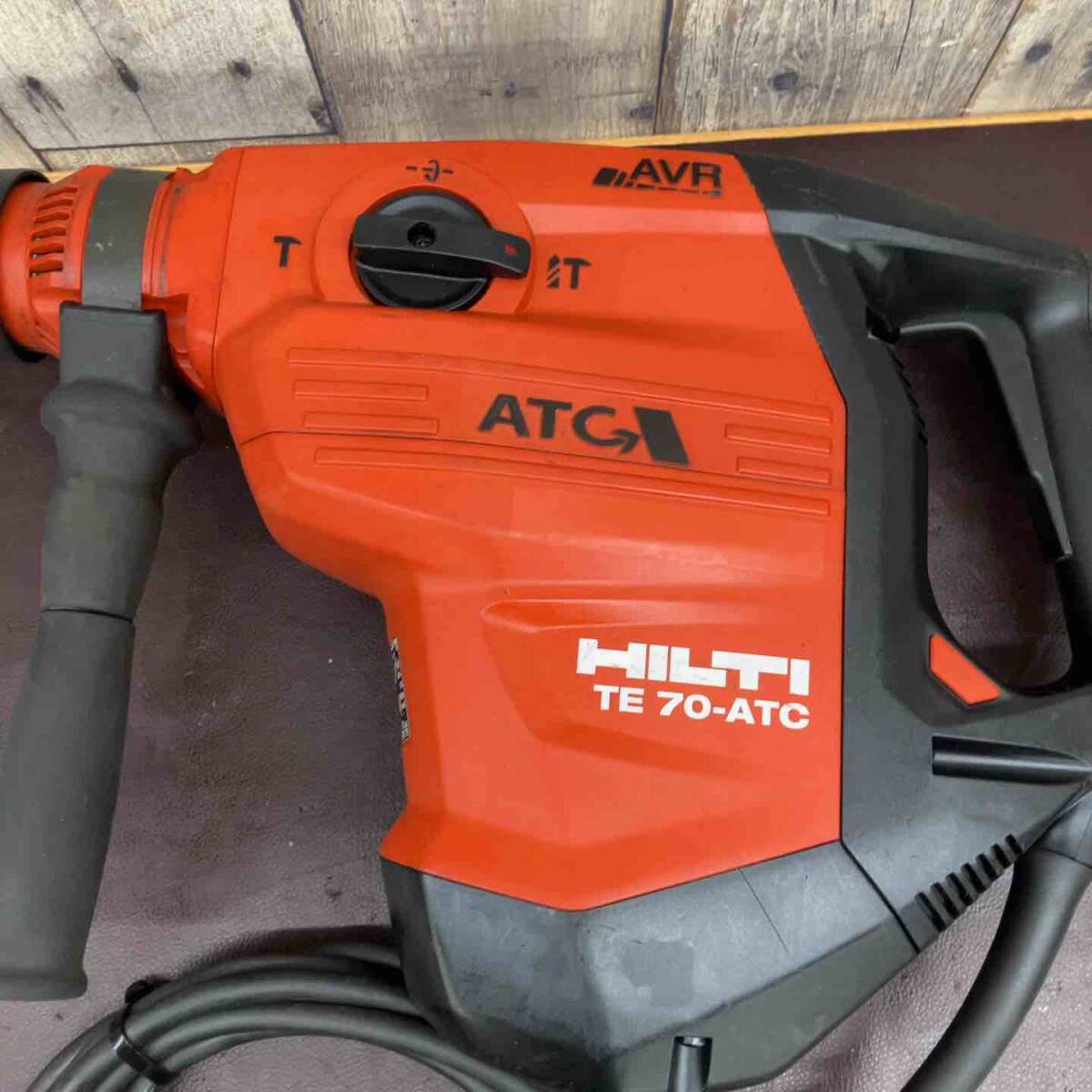 Hilti TE70-ATC/AVR Rotary Hammer Drill with TEDRS-Y Attachment and 3 Bits [f1204419722]