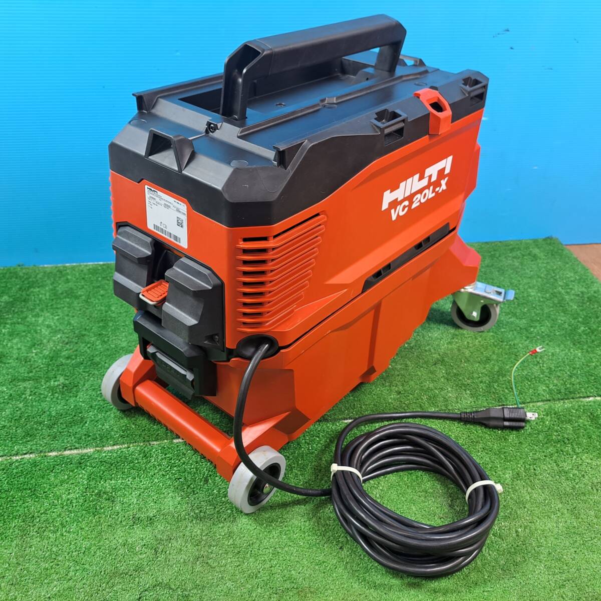 Hilti VC20L-X Wet/Dry Vacuum with Accessory Set [g1208829571]